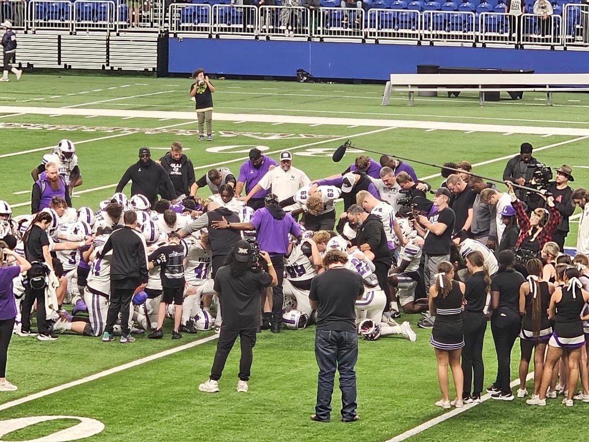 Family that Prays together Stays together! Through it all, the main thing Will remain the main thing! Through it all, we are all winners in the eyes of God! It’s already written. #4TheREALDub