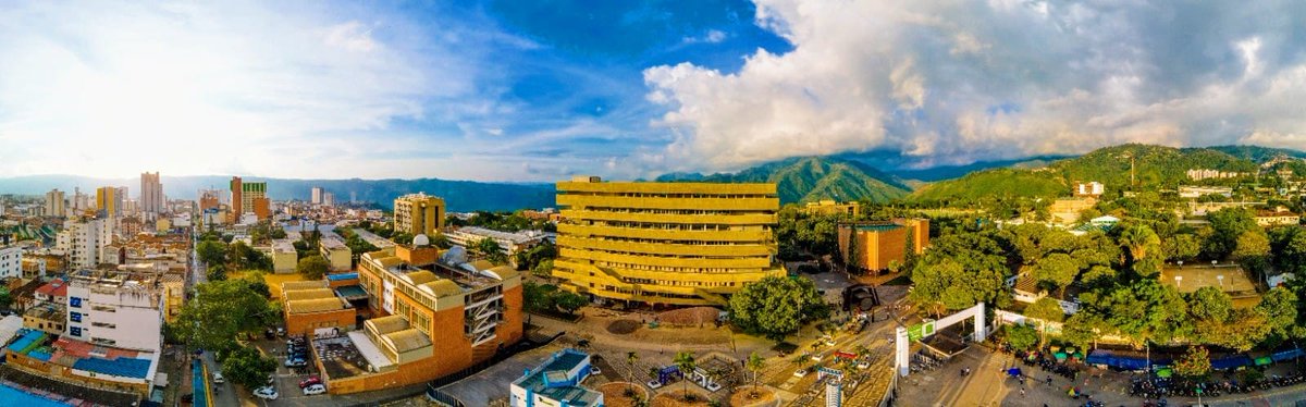 UIS's tweet photo. ¡Les presentamos el nuevo edificio de la Facultad de Ciencias Humanas! 😍💚 #LaUISqueQueremos https://t.co/uGJfpZXBb7