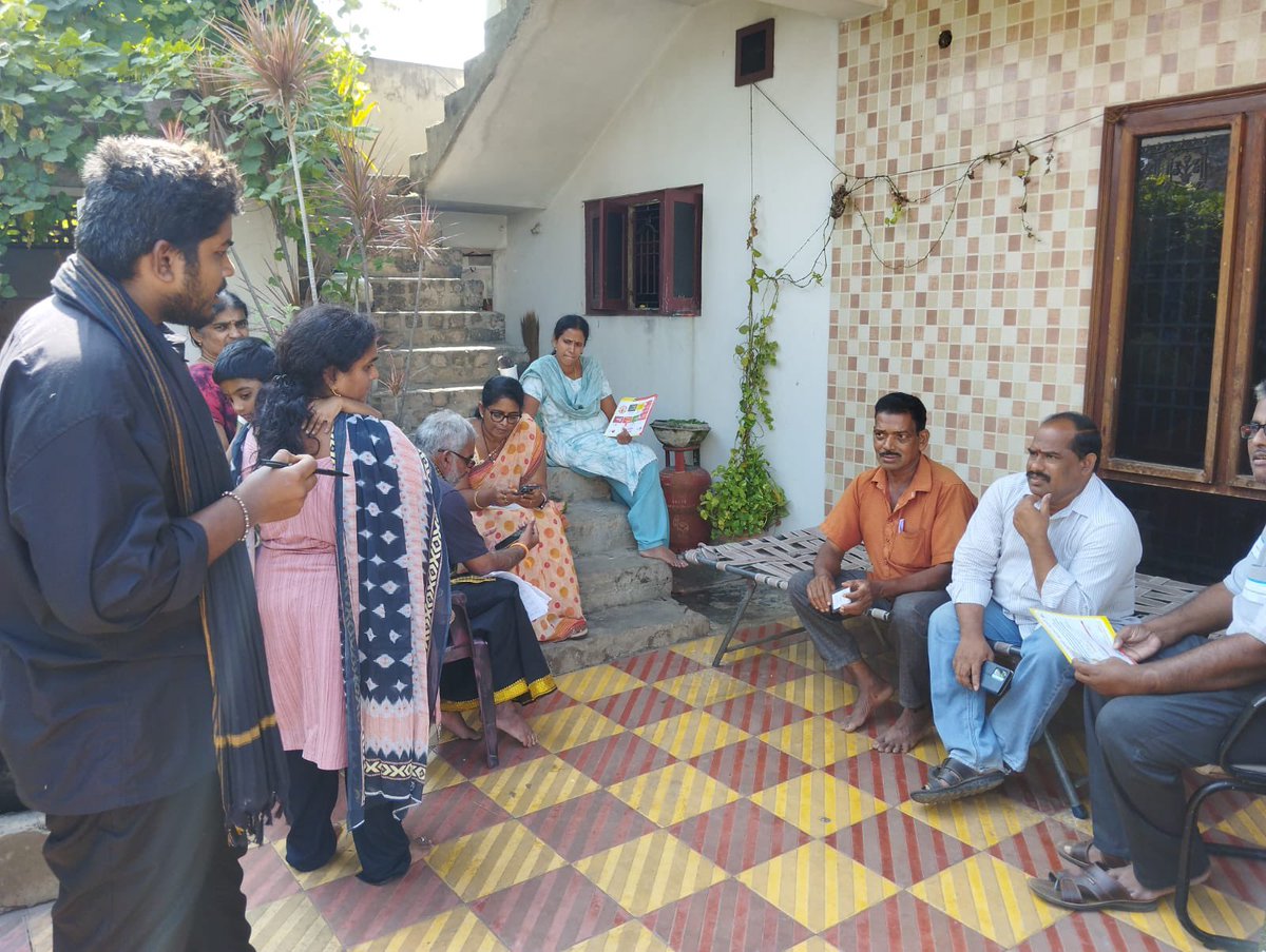 renuka_jetti's tweet photo. ఈ రోజు ఉదయం తెనాలి నియోజక వర్గం " అంగలకుదురు " గ్రామం లో
" బాబు భరోసా భవిష్యత్ గ్యారంటీ " కార్యక్రమం .
#BhavishyathukuGaurantee
#JaganFaieldCM
#BringAlapatiRajaBack
#TenalineedsAlapatiRaja
#iTDPforTDP
#HOPEJETTI https://t.co/zM3vbVOCmh