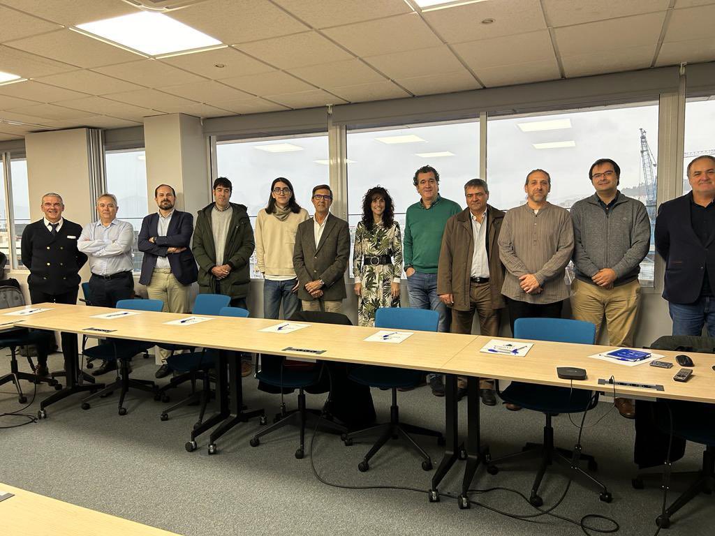 ProyectoGestpar's tweet photo. Hoy nos hemos reunido en el @IIM_CSIC para presentar los equipamientos para inertizar las vísceras de pescado a bordo de los barcos de pesca. https://t.co/7jeauZ8Nir