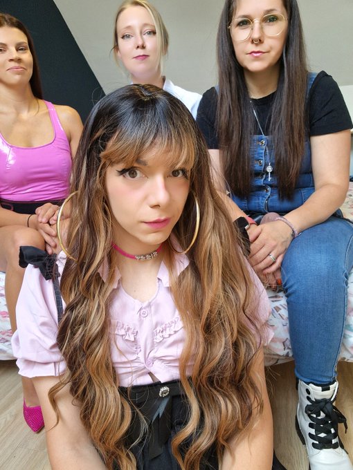 I bet you would end up just as feminized as me if these girls are ''motivating'' you to do so! 😝 https://t