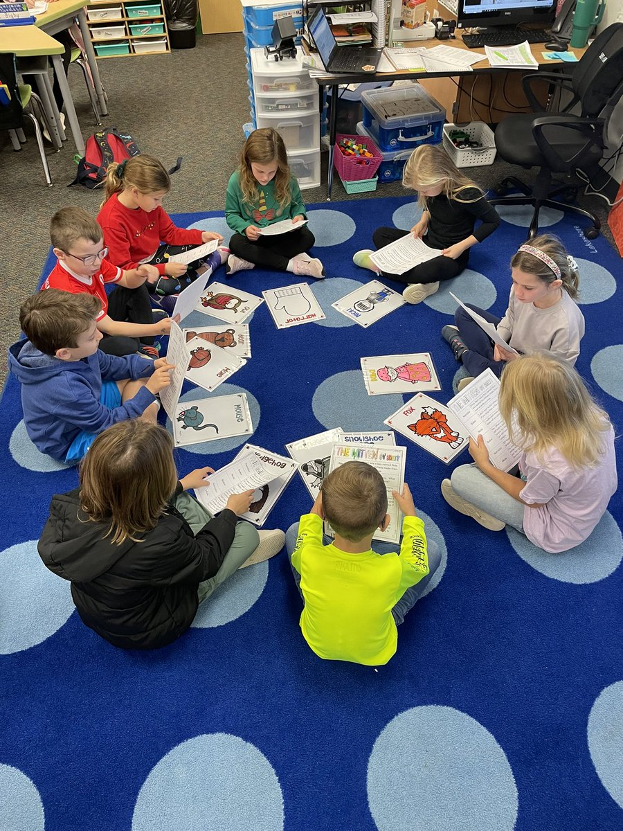WGESSutton's tweet photo. Practicing our fluency with 🎭Reader’s Theatre🎭 !!  I think we have some future broadway ⭐️stars⭐️in our class!! They did amazing! 🤩@WGESdragons #theGrove https://t.co/Urrz0SZbAZ