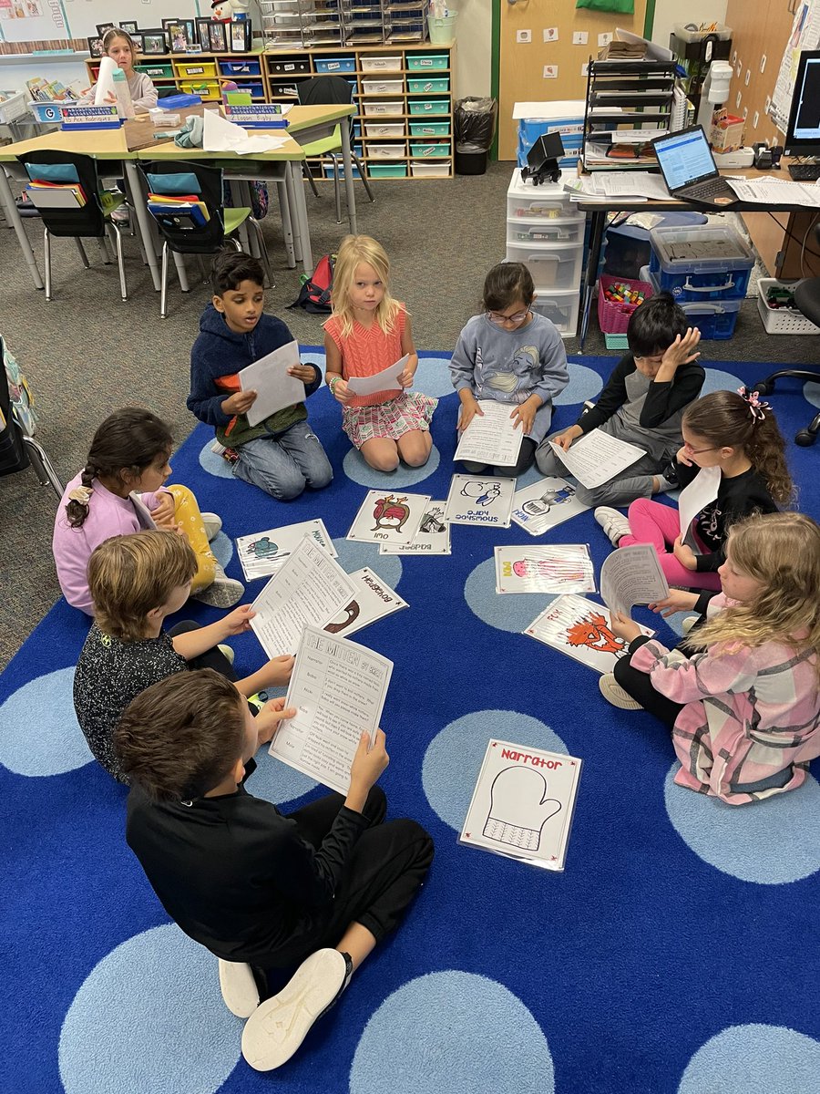 Practicing our fluency with 🎭Reader’s Theatre🎭 !!  I think we have some future broadway ⭐️stars⭐️in our class!! They did amazing! 🤩<a href="/WGESdragons/">Walnut Grove ES</a> #theGrove