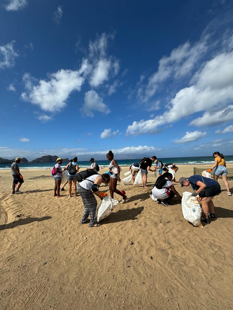 Hub_One's tweet photo. [HUB CHALLENGE] quelques nouvelles de nos Hub Challengers.
Petit retour en images sur une aventure où les mots peinent à traduire toute l'intensité et les émotions vécues. Un immense merci aux sponsors : THD COMMUNICATION, AGC CABLING, Alliance-Com, Reload Systems et ATLANTIS. https://t.co/lUY7EanCAx