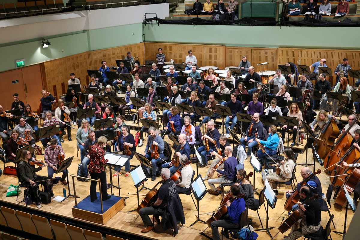 NSOrchestraIRL's tweet photo. We've had an incredible week working with @marinalsop and brilliant conductors taking part in the @AndOtherDuties course at @NCH_Music. It all leads up to tomorrow night's concert, with Marin conducting Stravinsky's The Rite of Spring
🎟️ https://t.co/MwWZmHAE53
📸 Marc O'Sullivan https://t.co/wEdnWFQ8ZO