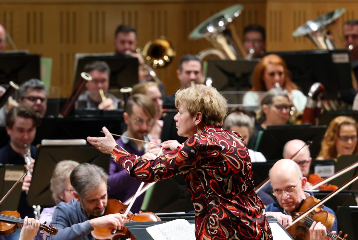 NSOrchestraIRL's tweet photo. We've had an incredible week working with @marinalsop and brilliant conductors taking part in the @AndOtherDuties course at @NCH_Music. It all leads up to tomorrow night's concert, with Marin conducting Stravinsky's The Rite of Spring
🎟️ https://t.co/MwWZmHAE53
📸 Marc O'Sullivan https://t.co/wEdnWFQ8ZO
