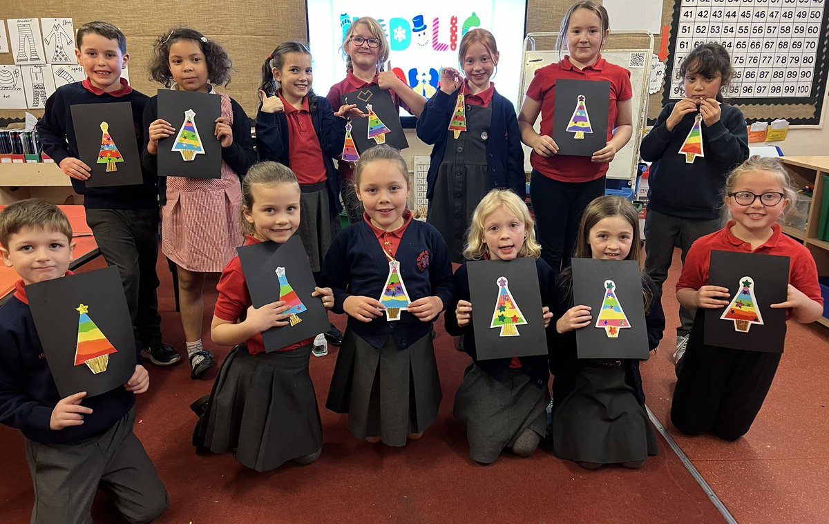 Am goed Nadolig hyfryd gan y clwb celf heno!🎄 What beautiful trees made in art club tonight !🎄#blwyddyn3YBE