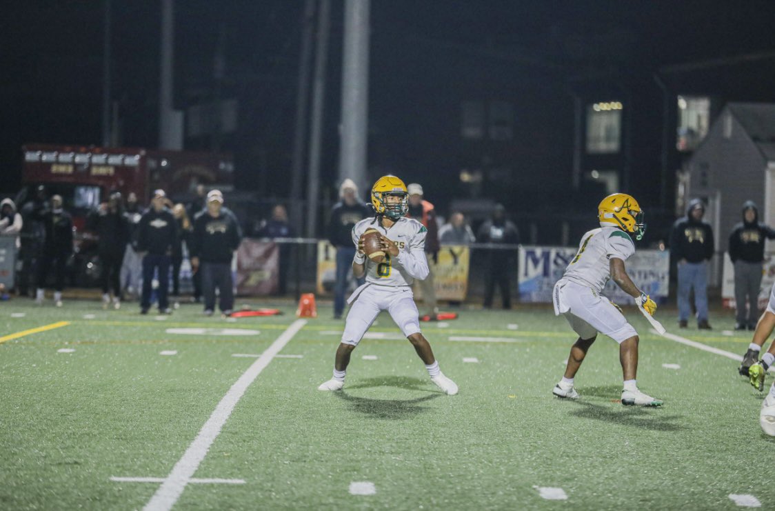 Blessed to be First team all region QB🔒
<a href="/ZiayahnJackson/">Coach Z</a> <a href="/iPrefer_Kenny/">Coach Ken 🏈</a>