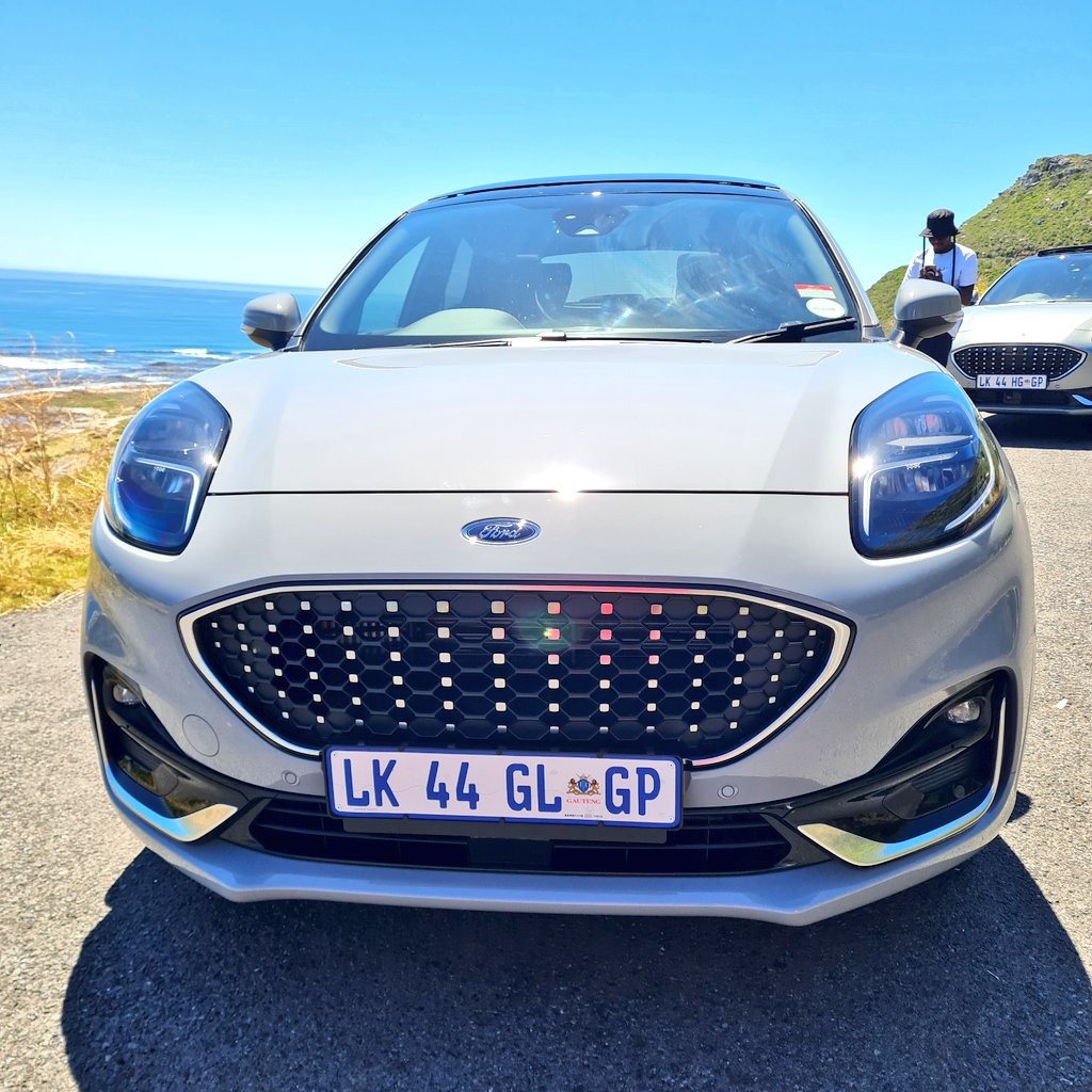 SpiceGoddess143's tweet photo. Slightly in love with the #FordPuma it is a smooth drive with a banging sound system and massage seats #GetCurious #PumaTitanium #PumaSTLineVignale @FordSouthAfrica https://t.co/QpAPslrHUR
