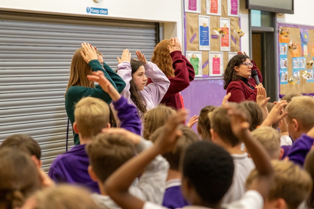 NorwichHigh's tweet photo. This #partnershipsweek we are extending our thanks to staff and Sixth Formers who co-ordinate and run our partnership programme. Read about our Sing Up! initiative with local primary schools and more via: https://t.co/zLlwLPyfq3
#schoolstogether #powerofpartnerships @ISC_schools https://t.co/5pvAqX2TXS