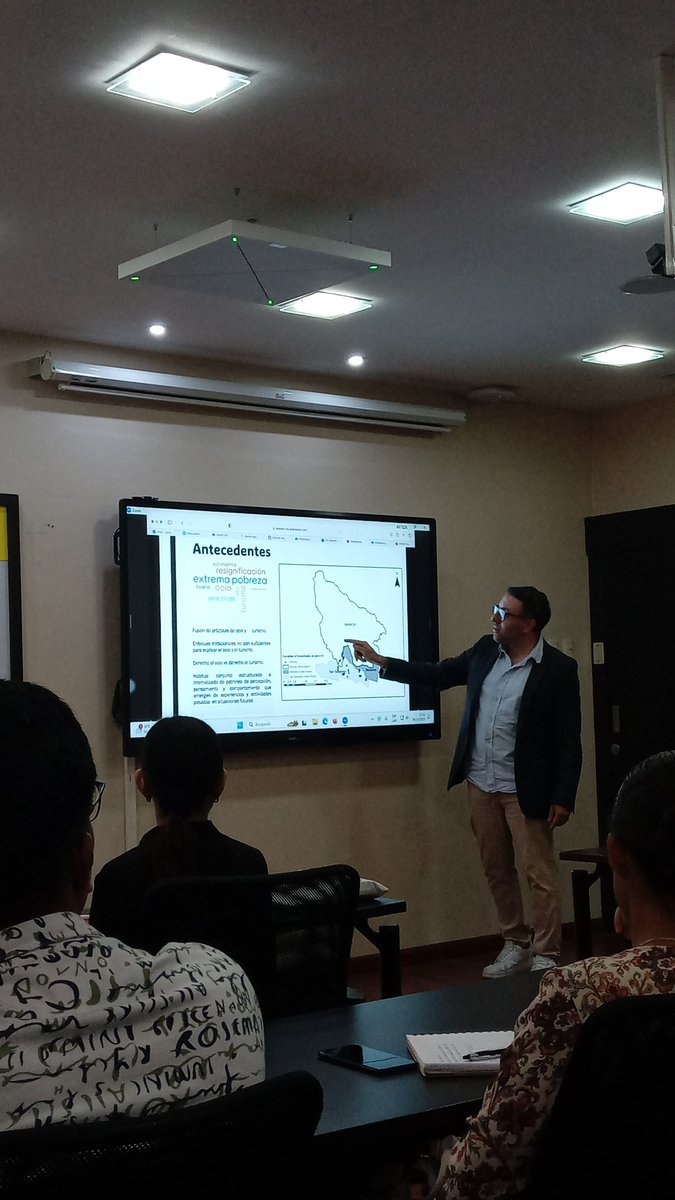 lissplavel's tweet photo. Prácticas de ocio y turismo en familias en condición de extrema pobreza, por Freddy Espinoza. 📚🧠🙌🏻 @FCSHEspol @Espol #RETSE #Estudioscriticosdeturismo https://t.co/zfndlbOquD