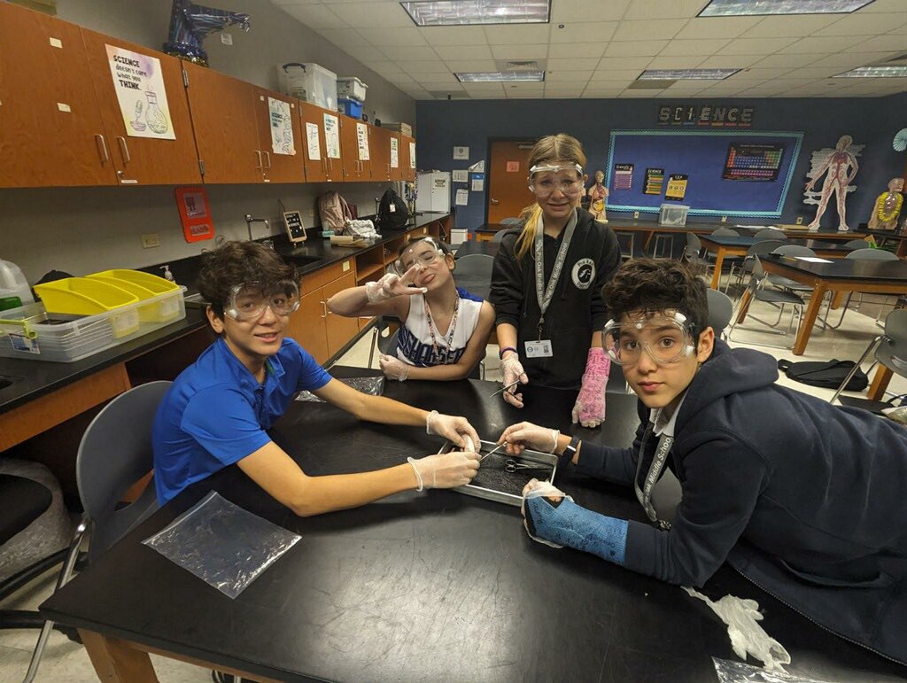 Dissection Day is happening now for our 7th graders 🥽🔬Thank you #MrButler for making sure all our students had this experience! #WeArePinOak #ProudPrincipal