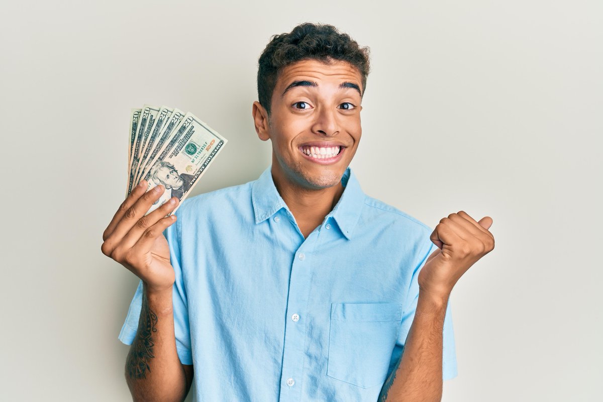 MoneyMartUSA's tweet photo. Cash in fast with #MoneyMart! We make check cashing hassle-free so you can get your money right away. Find the store closest to you using the link below for an even speedier transaction! #CheckCashing https://t.co/ovRmS5VseC https://t.co/SuFWOdiZx4