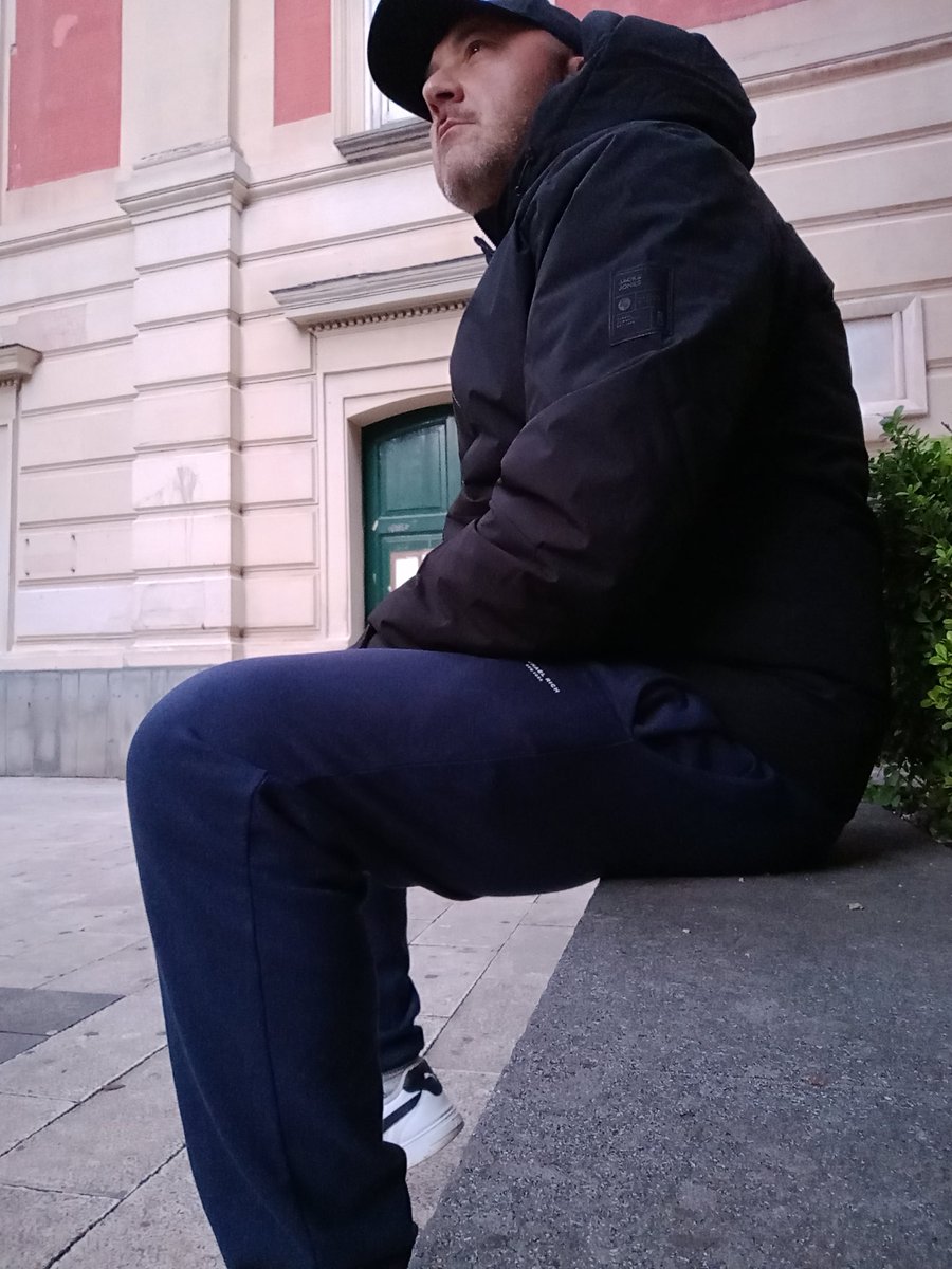 Forse tu Nun o Saje ,ma sto cor è m'ammurat semp è te .
✔️
#buonaserata Friends 💫⭐