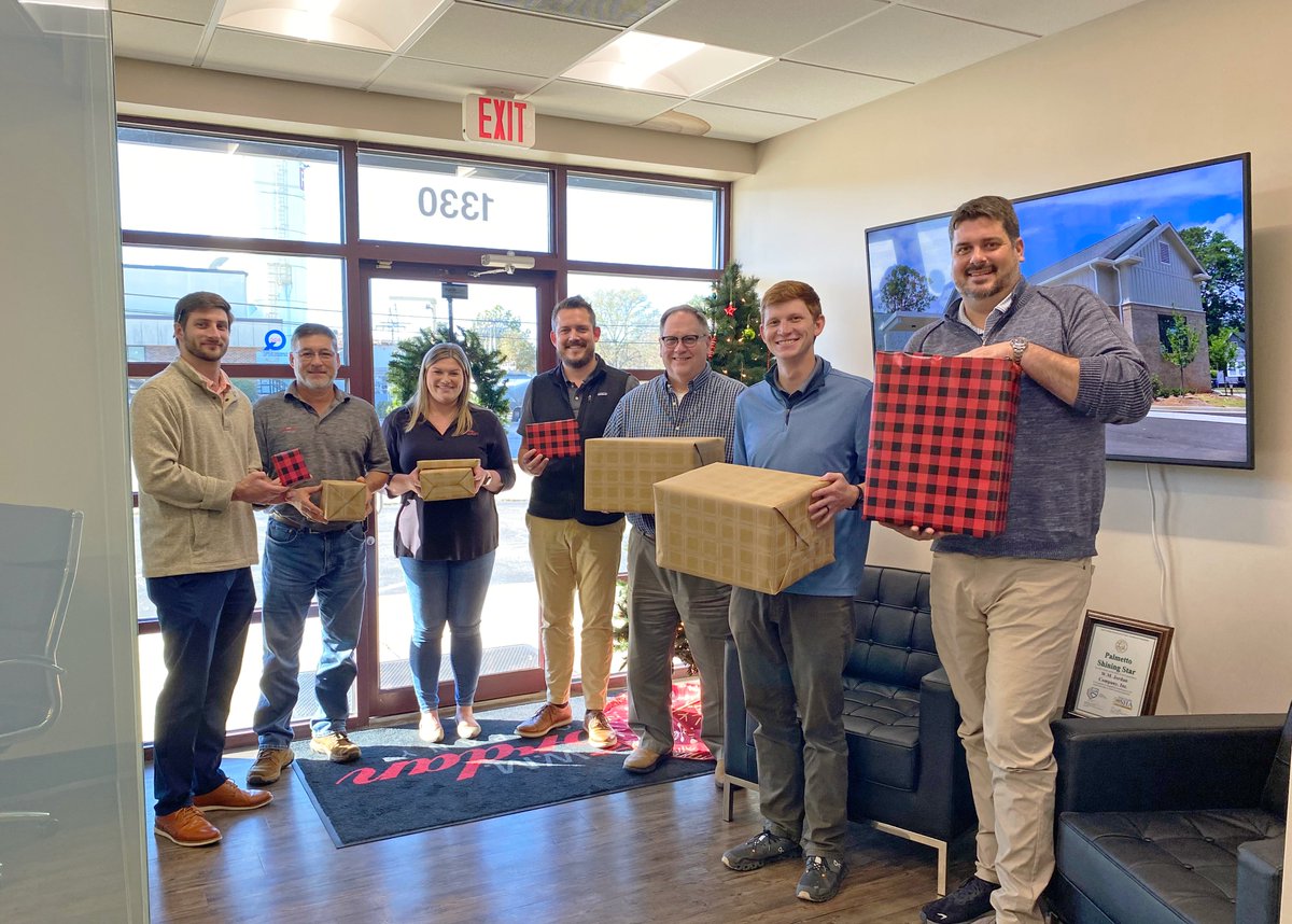 WMJordan_Co's tweet photo. This week, our team in Greenville, South Carolina got together to support the @uwgreenvillesc Way of Greenville Countyโs Project Joy!
#projectjoy #unitedway #holidayseason #spreadingcheer #construction https://t.co/IR4ibsPCqn