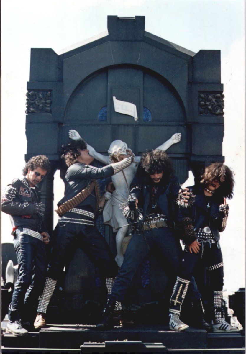 thetruewerwolf's tweet photo. Black Metal bands that have influenced me the most #17

SARCOFAGO (Brasil) https://t.co/3pGkHJ9owz