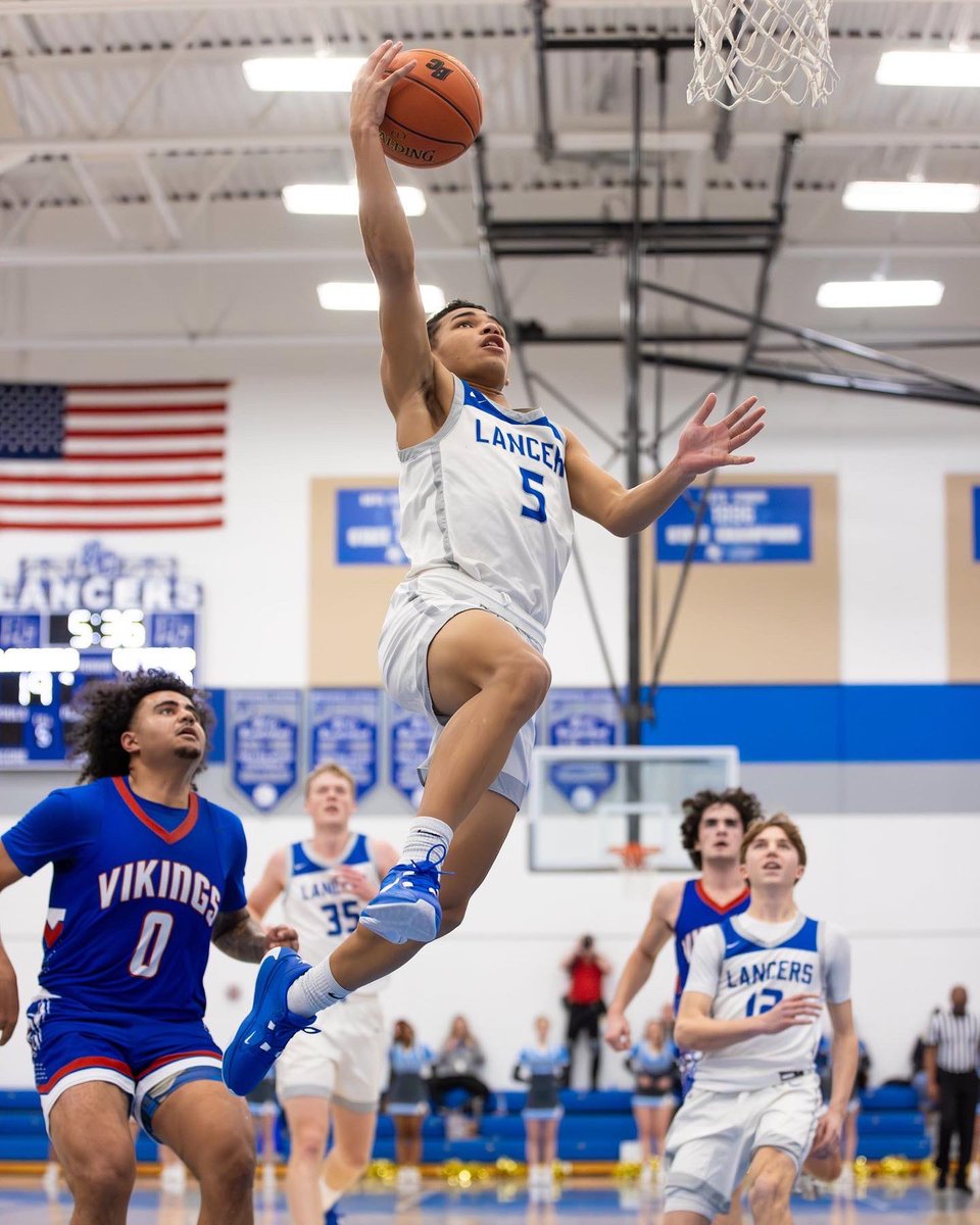 JillEmmer's tweet photo. Highlight photos from the @BC_Hoops season opener against Wi Lutheran have been posted: 
https://t.co/CrjSOrURkd

@BCHSAAD @BCHS_SDE https://t.co/X2HTM3wFyM