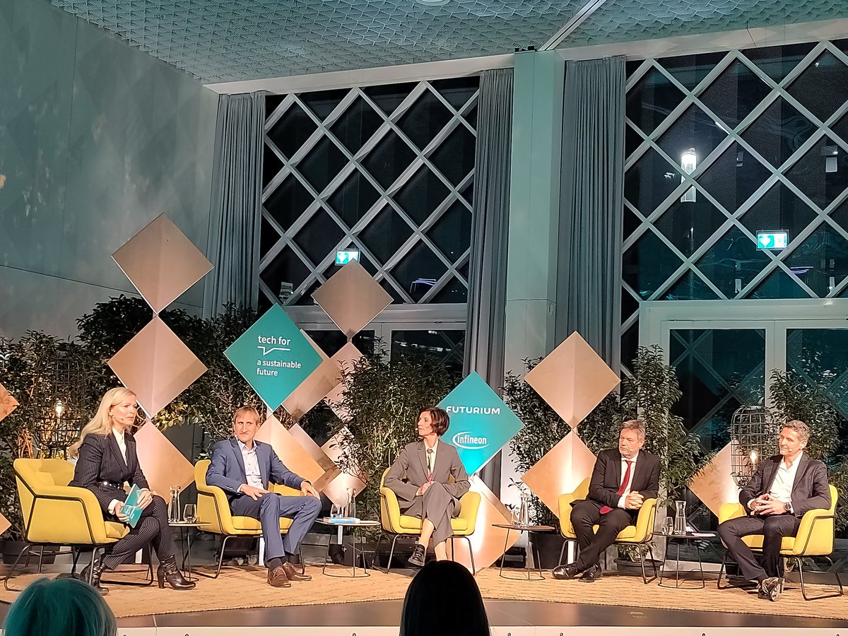 Dass früher alles besser war ist eine Schnapsidee, so Robert Habeck beim #tech4future event von <a href="/Infineon/">Infineon</a> gerade im <a href="/FuturiumD/">Futurium</a> 

Livestream: infineon.com/cms/en/product…