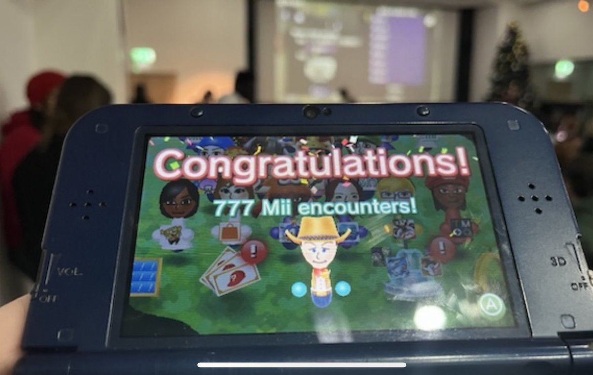 TomLegend101's tweet image. Of course I HAD to bring my 3DS to #BreezeLAN2023 so I could get those sweet StreetPass tags. 💚
I even managed to finally get 2,000 Miis in my plaza AND 777 unique encounters!! 🔥
@Breeze_Spl #StreetPass @ZionDood #Splatoon3