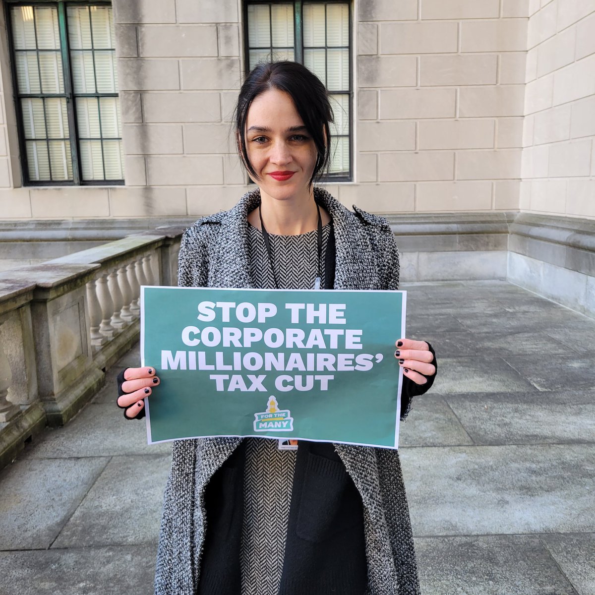 <a href="/GovMurphy/">Governor Phil Murphy</a> We can't afford a billion dollsr tax cut for millionaire coorporations! <a href="/ForTheManyNJ/">For the Many NJ</a>