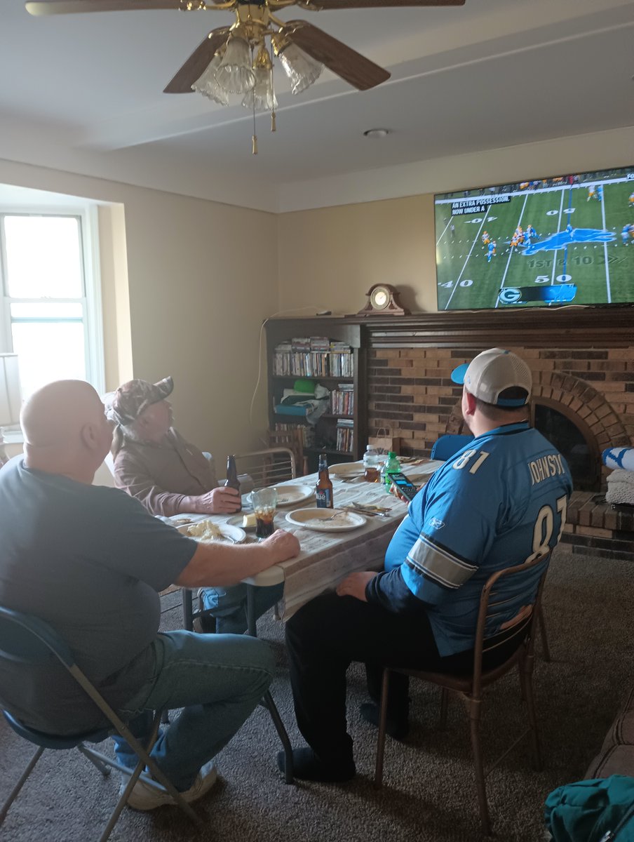 It was a good day. Lots of good food.
Fun time with the family. 🥰🍂