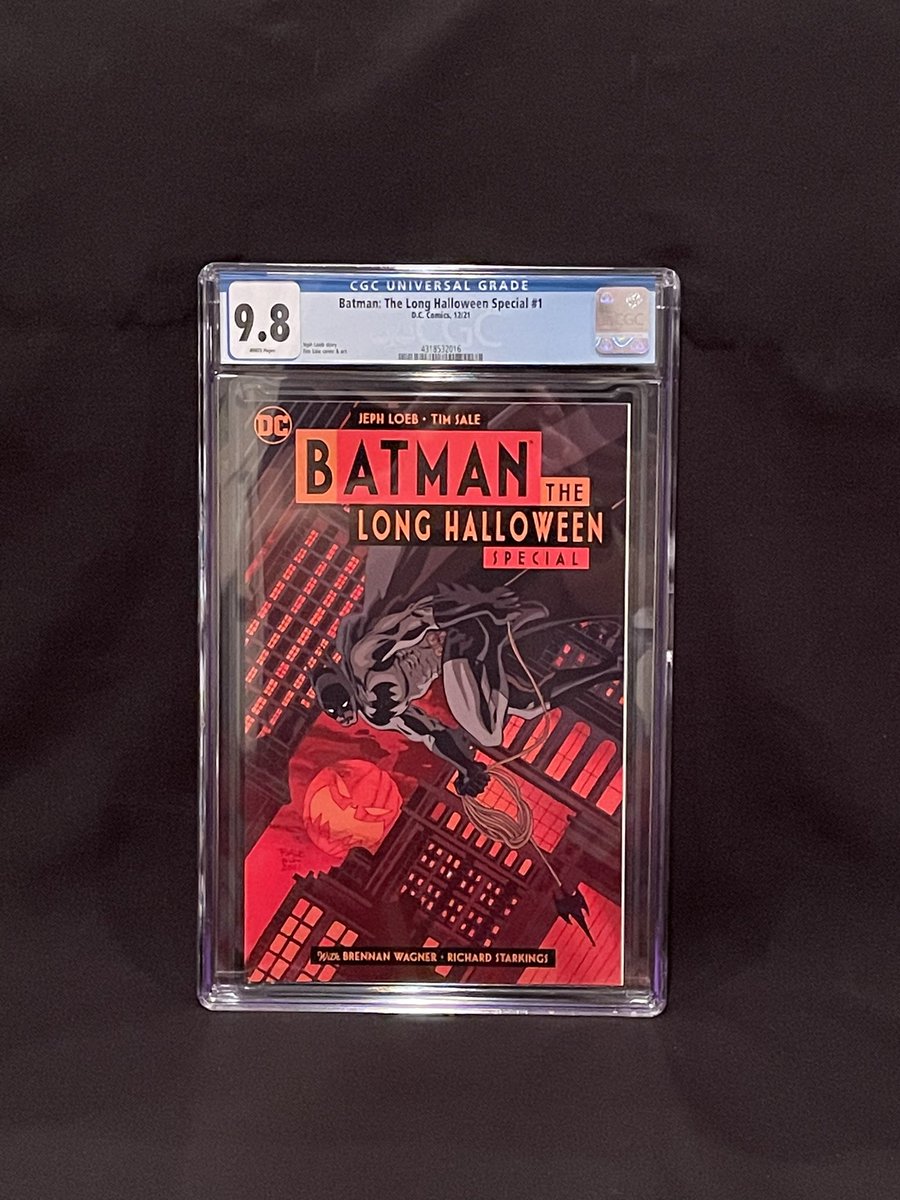 silverfoxpaints's tweet photo. Batman the Long Halloween came back a 9.8 from CGC!!!! Great comic, great grade! #comic #comicbook #gradedcomic #comicbookcollector #coverart #cgc #Batman https://t.co/twMwhPu8JY