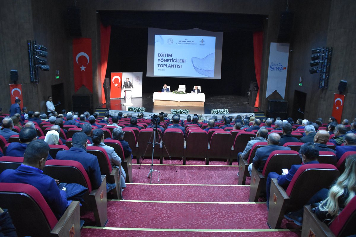 İlimizi ziyaret eden Millî Eğitim Bakan Yardımcımız Doç. Dr. Kemal ŞAMLIOĞLU ile Meslekî ve Teknik Eğitim Genel Müdürümüz Ali KARAGÖZ, ilimizin eğitim yöneticileriyle bir araya geldiler. 

<a href="/tcmeb/">Millî Eğitim Bakanlığı</a> <a href="/Yusuf__Tekin/">Yusuf Tekin</a> <a href="/kemalsamlioglu/">Kemal ŞAMLIOĞLU</a> <a href="/batmanvaliligi/">Batman Valiliği</a> <a href="/MahmutKurtaran1/">Mahmut Kurtaran</a>