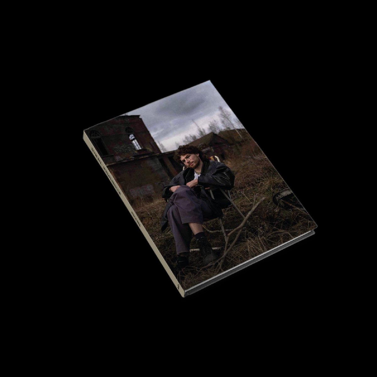 JUNGLE COLLECTOR BOX
Including "On the edge of The Poem" photobook by #BenjaminLoyseau
Pre-order it now  : shop.theblazeprod.com