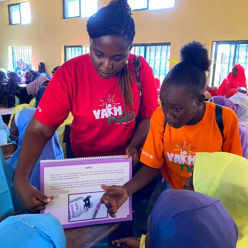 Today, at GGSS Maimuna Gwarzo, YAaH Naija is championing adolescent health! From HIV self-tests to educating on HPV, every moment matters. Swipe for snapshots of empowerment. Text RISK to 24453 to join the movement. 💙📚 #AdolescentHealth #YAaHNaija
#UNICEF_Nigeria
#NACANigeria