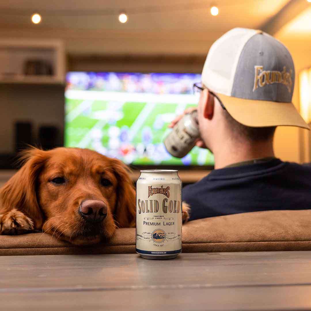 Find yourself a fuzzy friend who looks at your beer the way you look at your beer.