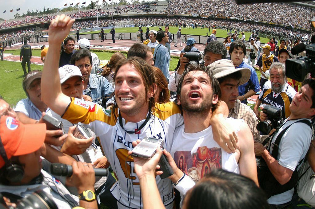 kikinfg's tweet photo. Hoy lo tengo muy claro, esta es de mis gloriosos @PumasMX. Tenemos que ser contundentes, la octava nos espera. 🏆🐾

Les dejo esta con @BrunoMarioni, ¿cuántos recuerdan este partido? 👀📸 https://t.co/8XKvrBjVyj