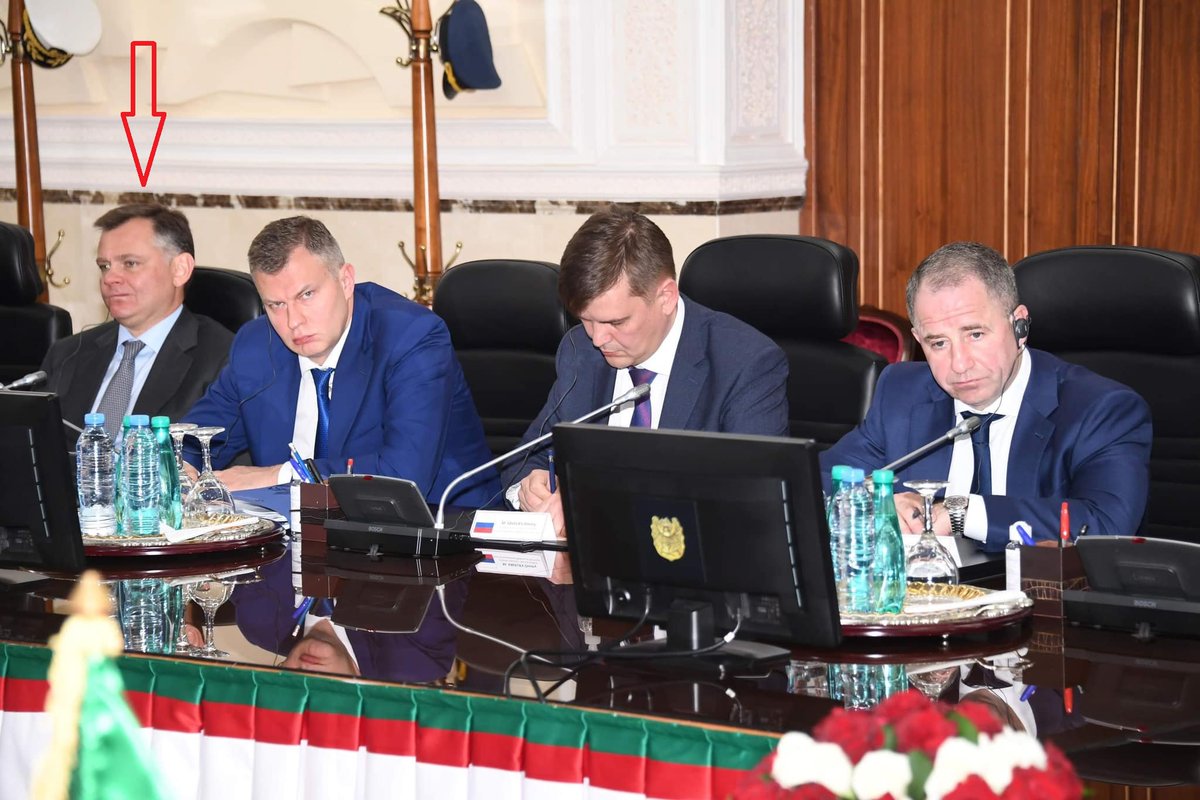 kmldial70's tweet photo. During the meeting between the #AlgerianArmy chief of staff and #DmitryShugaev,the general director of the #UAC Yury Slyusar was among the russian delegation ,his presence probably to show plans of delivery of different types of fighters to the #AlgerianAirForce.
#Algeria #Russia https://t.co/4z1hildM3D