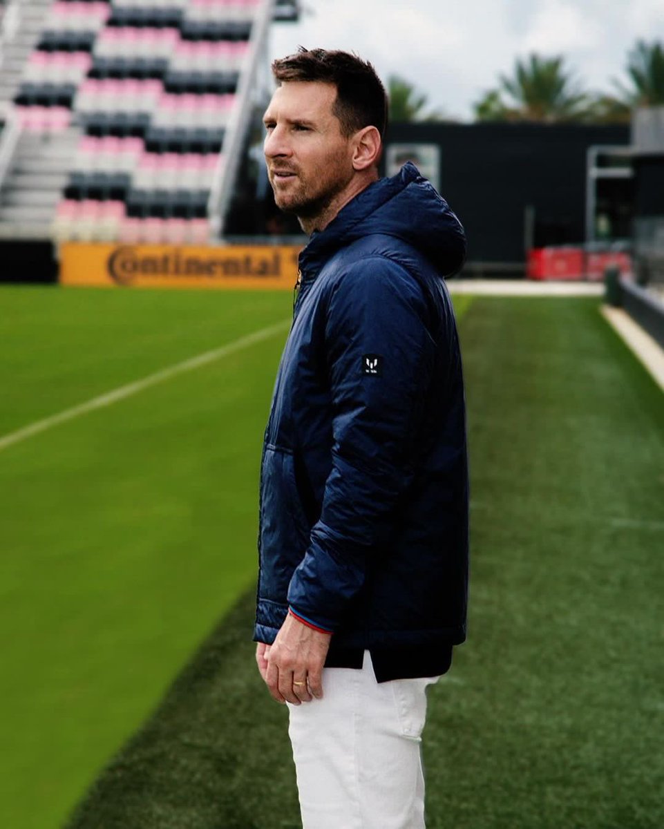 GOATLeooooMessi's tweet photo. 🐐🐐 https://t.co/6IQ40XefO0