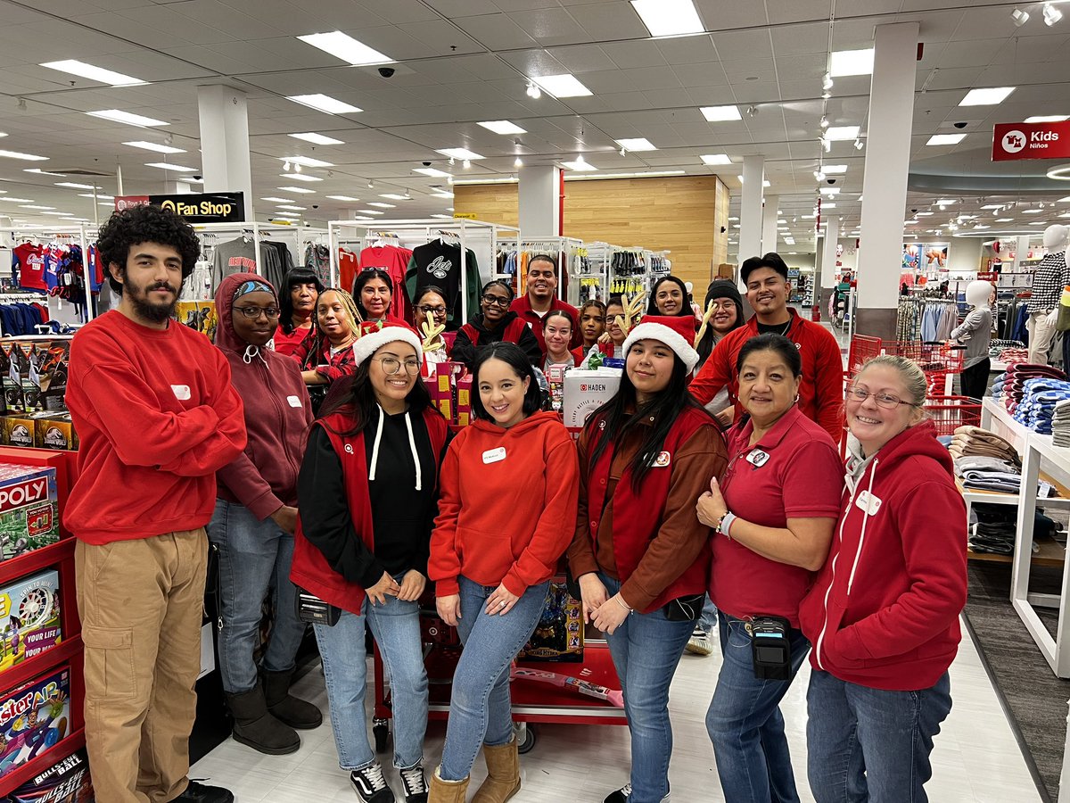 Legend Robles (@_legendrobles) on Twitter photo This time of the year can always be challenging but I’m incredibly grateful for my leaders and this amazing team for making the start of this Q4 as smooth as possible. I appreciate all that you do!! <a href="/MannyTGT28/">Emmanuel Valverde</a> #worksomewhereyoulove This time of the year can always be challenging but I’m incredibly grateful for my leaders and this amazing team for making the start of this Q4 as smooth as possible. I appreciate all that you do!! <a href="/MannyTGT28/">Emmanuel Valverde</a> #worksomewhereyoulove