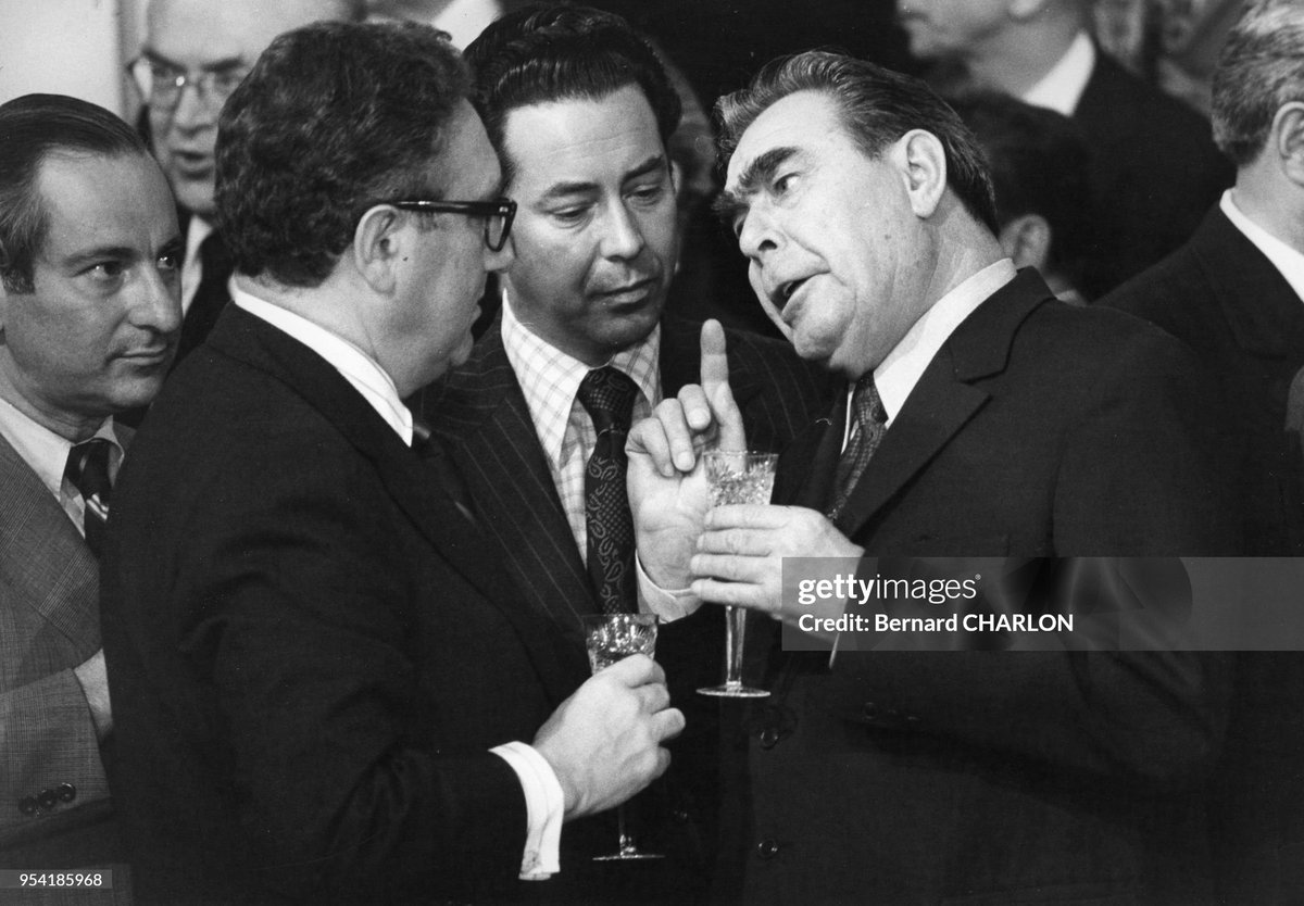 Remembering U.S. traitor Soviet Jewish Henry Kissinger. 

Below, the sloth with Putin, Brezhnev, and Mao Tse Tung.  

#SovietIsrael #uspoli