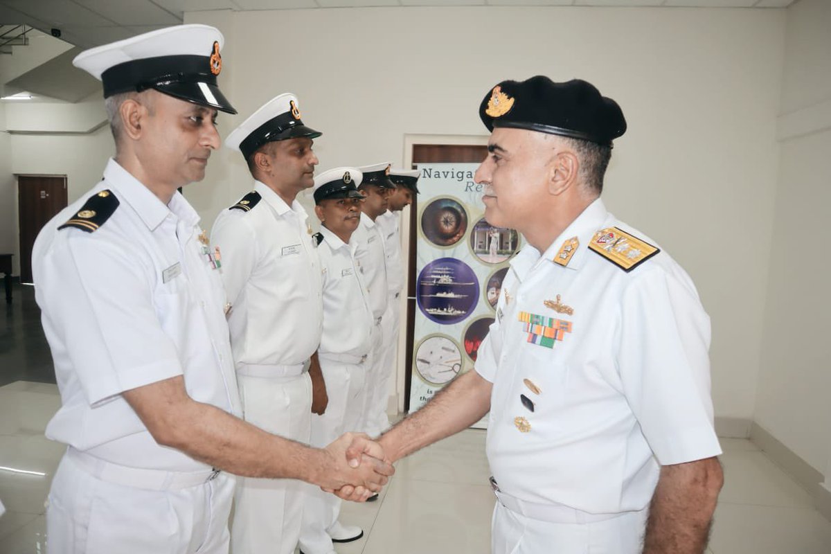 IN_NDSchool's tweet photo. RAdm Sandeep Mehta, ACCP and ACWP&A visited #NDSchool on 30 Nov 23. A Navigation Direction specialist, the Admiral was briefed on capabilities and training methodology being employed in various #StateOfTheArt simulators at ‘Dhruv' complex.
#DrillToSkill
#SpeedAndAccuracy https://t.co/O1OBdbUw8g