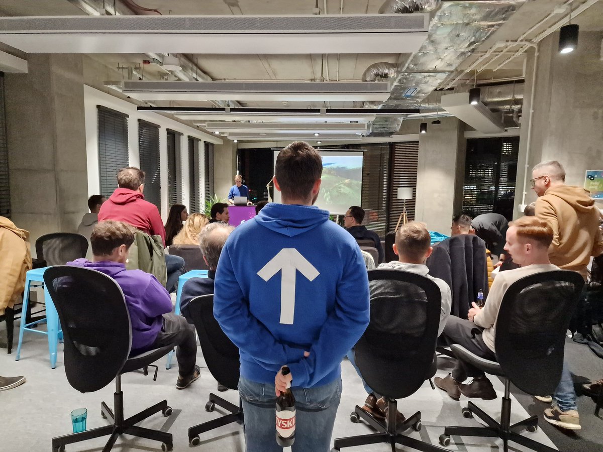 VojtechMasek's tweet image. Angular Wroclaw is about to start, and I am looking forward to explaining code import/export and rant on barrel files usage 😀