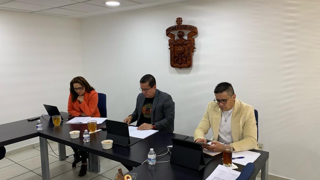 sems_udg's tweet photo. #AlMomento:

Se lleva a cabo sesión extraordinaria del Consejo Universitario de Educación Media Superior (#CUEMS) de manera virtual, desde el edificio Valentín Gómez Farías.

#SomosSEMS #PrepaUDG. https://t.co/STpadcSYWx