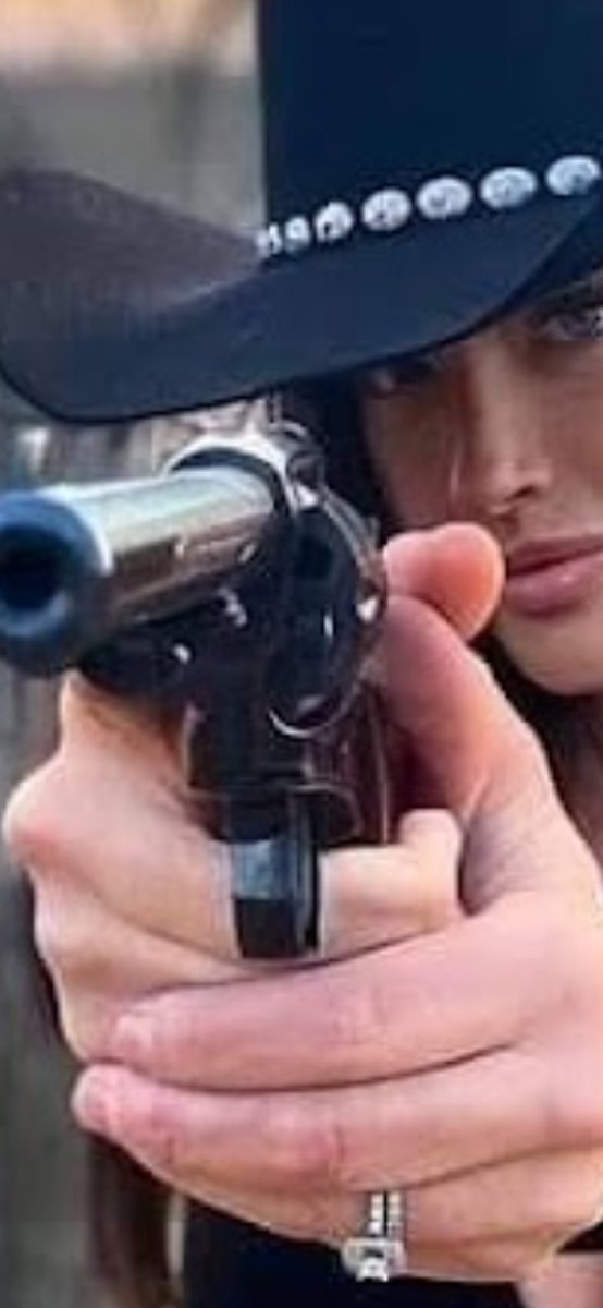 RevoJeffro's tweet photo. @Benjamin_Satori Trigger finger??? https://t.co/WhPVfAZyc7