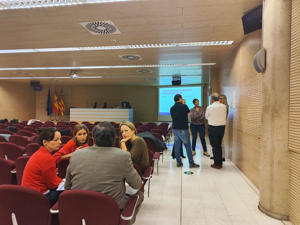 🤝 Esta semana en
<a href="/GVAfisabio/">Fundació Fisabio</a>
participamos en #TechSession de proyectos de salud  El objetivo fue colaborar entre investigadores tecnológicos y sanitarios <a href="/UPV/">Universitat Politècnica de València</a> y <a href="/ITI_TIC/">ITI</a>
Nuestras compañeras #Inndromeda Sandra Sáiz y Paola Guzmán explicaron sobre #IA y #BigData Financia: @GVAavi