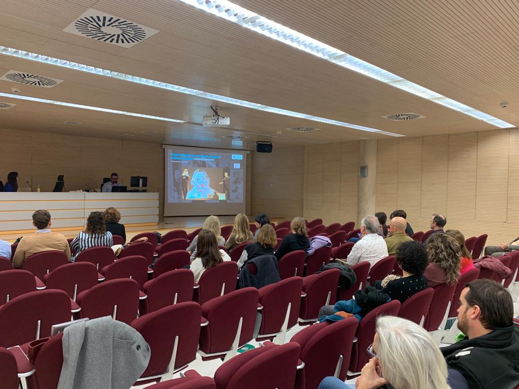 Inndromeda's tweet photo. 🤝 Esta semana en
@GVAfisabio
participamos en #TechSession de proyectos de salud  El objetivo fue colaborar entre investigadores tecnológicos y sanitarios @UPV y @ITI_TIC
Nuestras compañeras #Inndromeda Sandra Sáiz y Paola Guzmán explicaron sobre #IA y #BigData Financia: @GVAavi https://t.co/had0TliJmJ