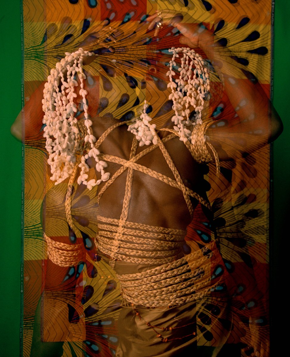 Tate's tweet photo. 📸 Tate Collective submissions in response to #AWorldInCommon: Contemporary African Photography at Tate Modern.
The 30 winning works are now on billboards across London! ✨ https://t.co/9Z8lG80ubf
15-25? Join Tate Collective for discounts, exclusive events and opportunities. 💙 https://t.co/IahP52UnIK