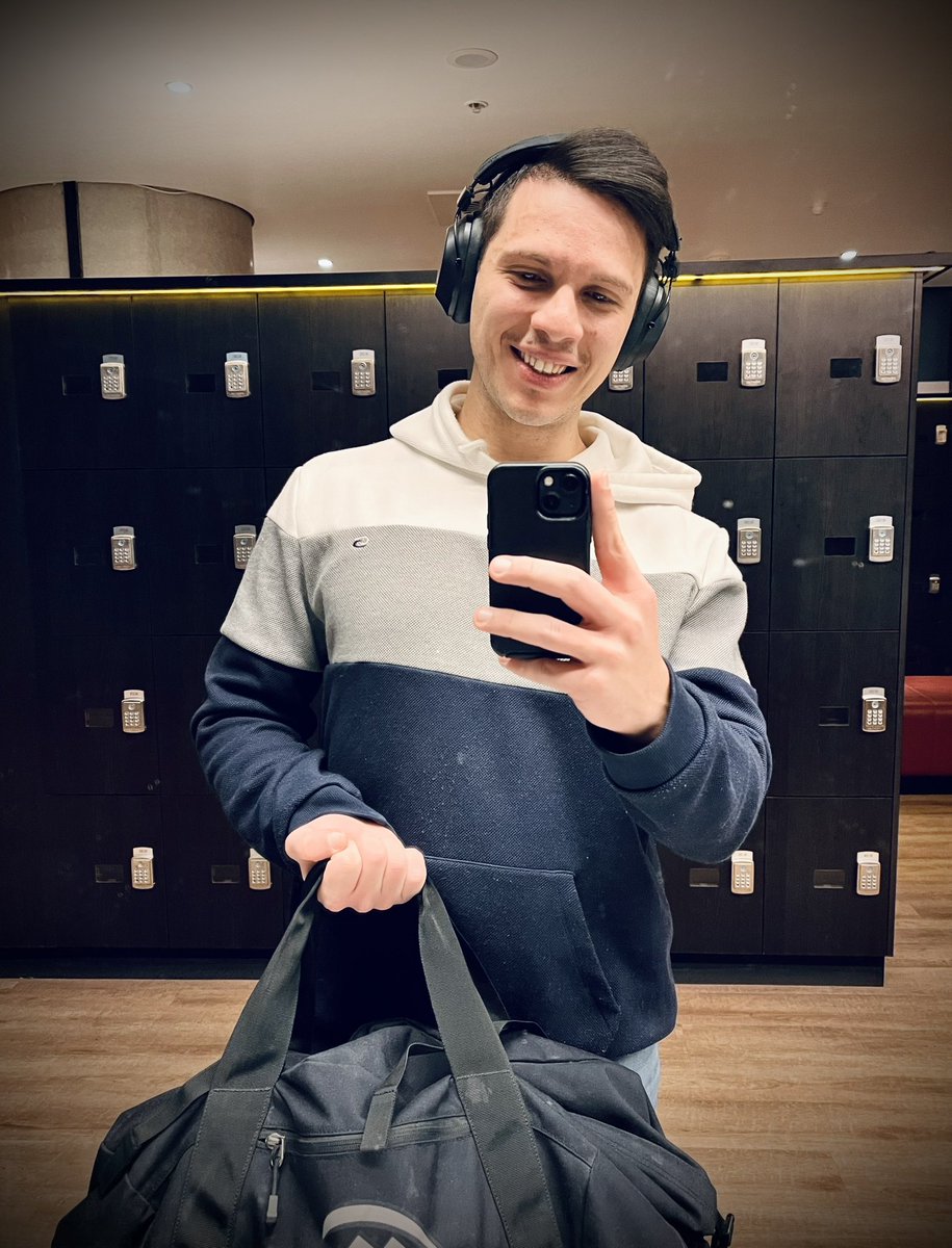 I still live with my parents.

I’m 32.

I lived alone for 10 years before that.

Moved back during Covid.

Still there.

Society sees my return as a failure.

I see it as:

• saving money
• serving my family
• spending quality time

I write my own game rules, and so should