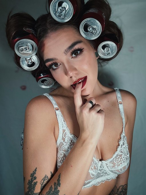 Last day of the month!! Time to push past my goal😈🤤💋 I&rsquo;m on Demon Mode today! Let&rsquo;s have a cute $400<a href="/tag/giantess"class="tags"><span>#giantess</span></a>