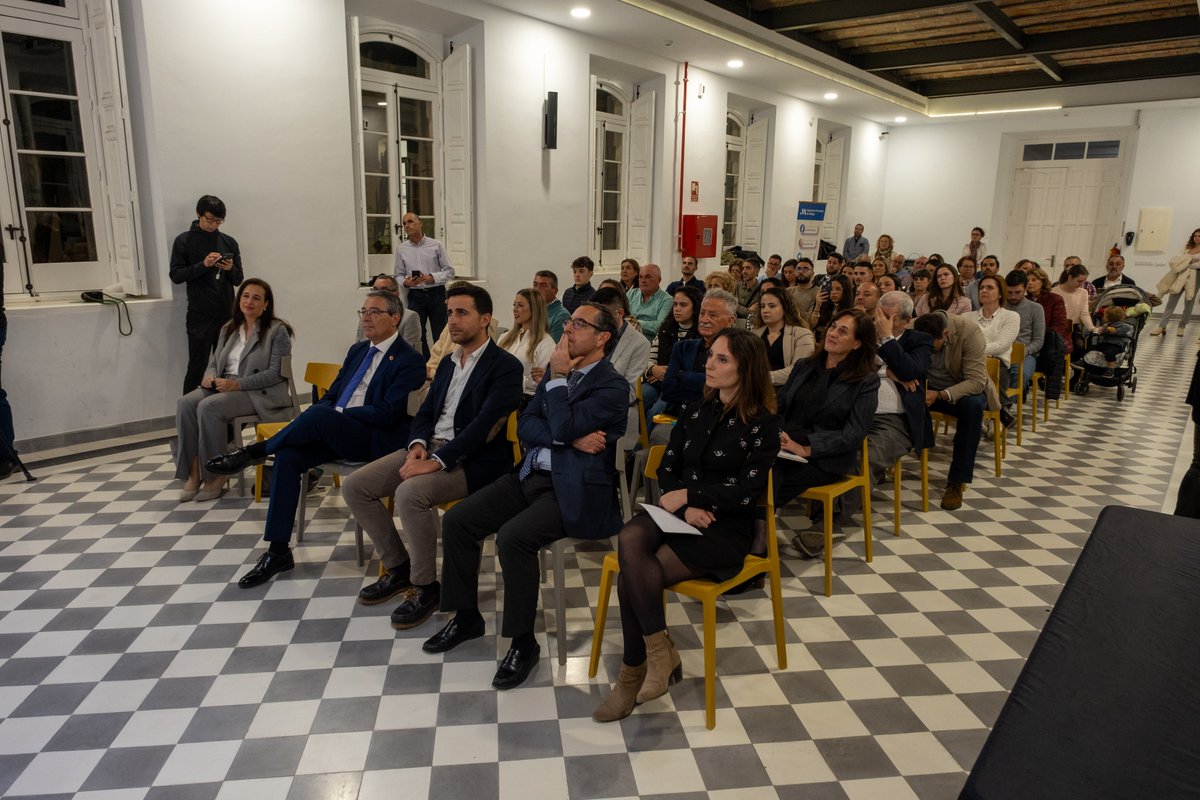 LaHuellaCom's tweet photo. Ayer cambiamos la oficina por @latermicamalaga para asistir a los #PremiosTerraMálaga2023, otorgados por @diputacionMLG e @InfoUMA  

Enhorabuena a todos los galardonados. ✨

Gracias por confiar en nuestra #CreatividadContagiosa para un evento tan especial como éste. https://t.co/NOwKJhNS12