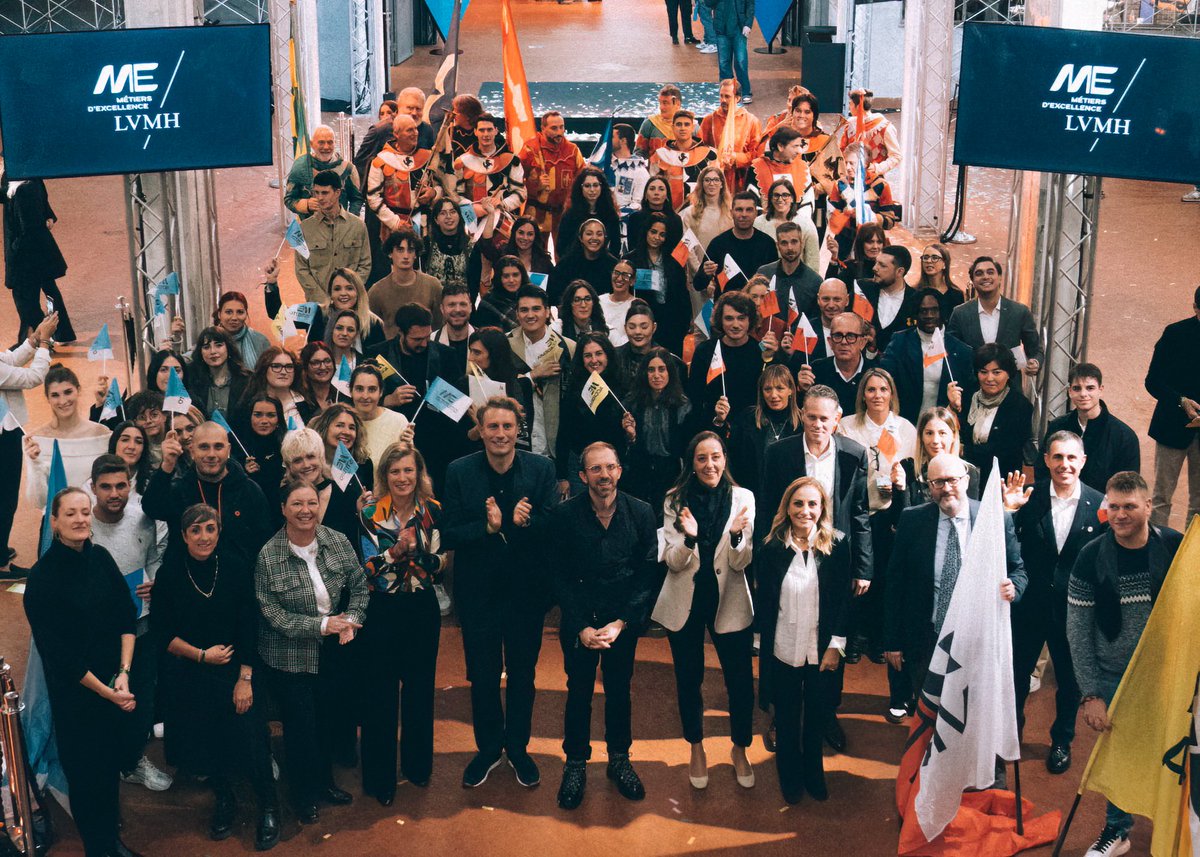 LVMH's tweet photo. SHOW ME Italy is back in Florence for a third edition to celebrate the Italian ecosystem of talents in Creation, Craftsmanship and Customer Experience at LVMH.

Learn More: https://t.co/Sg2lo9pnRH

#LVMH #LVMHTalents #MetiersdExcellence #YourExcellencesOurDifference https://t.co/TyHRc36EEj