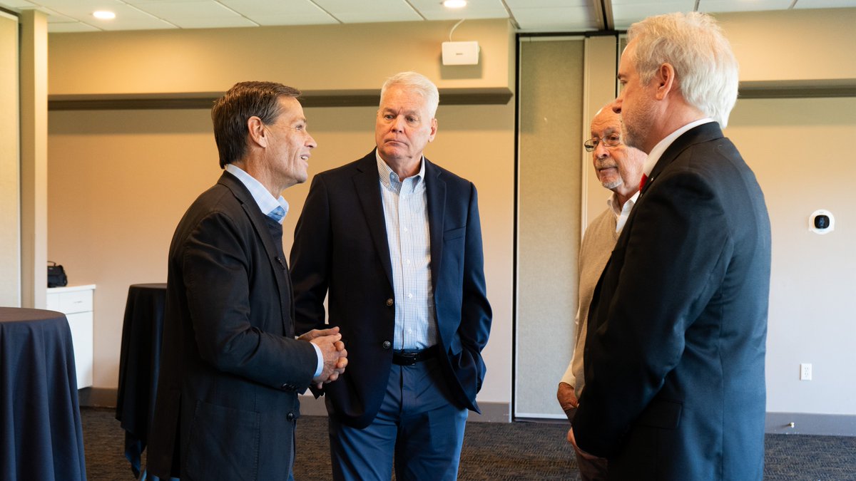 ChambersForIN's tweet image. Started the day yesterday in Richmond with great conversations about Indiana's economic future.  

We'll go get the economy we want, not just accept the economy that shows up.

#TeamBrad #Indiana #EconomyOfTheFuture

@StellarRichmond | @VisitRichmondIN