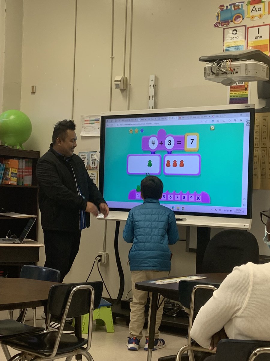 JoyfulAldridge's tweet photo. Watching the magic happen = my happy place! #principalchronicles #proudprincipal https://t.co/CHutV3hvul