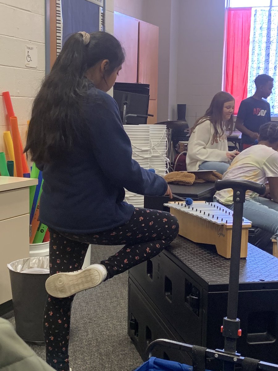 JoyfulAldridge's tweet photo. Watching the magic happen = my happy place! #principalchronicles #proudprincipal https://t.co/r4eRzQ4xN2