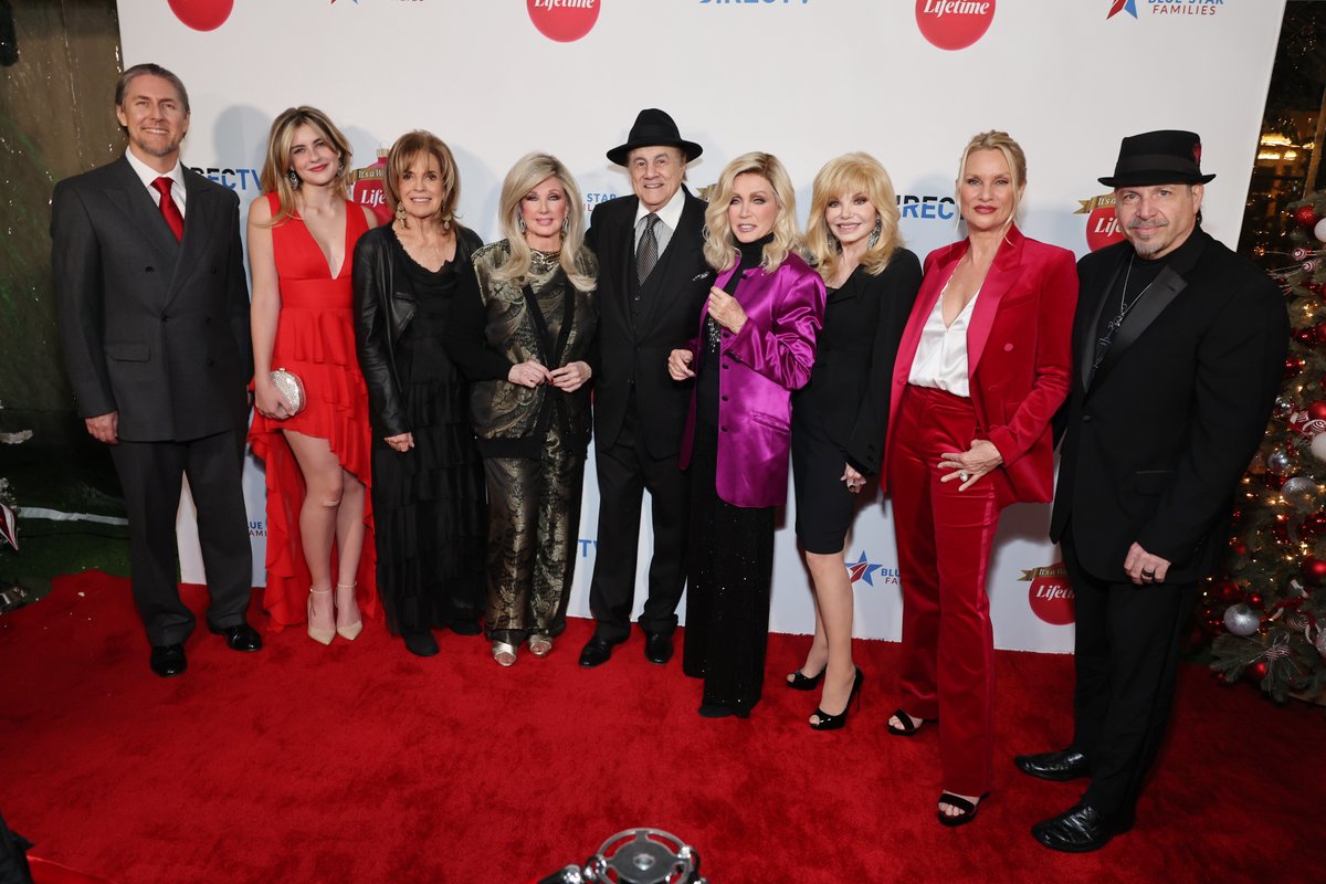 EdPolgardy's tweet photo. What a great way to ring in the holidays! On the red carpet in Beverly Hills! Thanks, @lifetimetv and @itsawonderfullifetime for the truly magical celebration of our Ladies. We love what you're doing!

#LadiesOfThe80s #ADivasChristmas https://t.co/wkPO9FMQbz